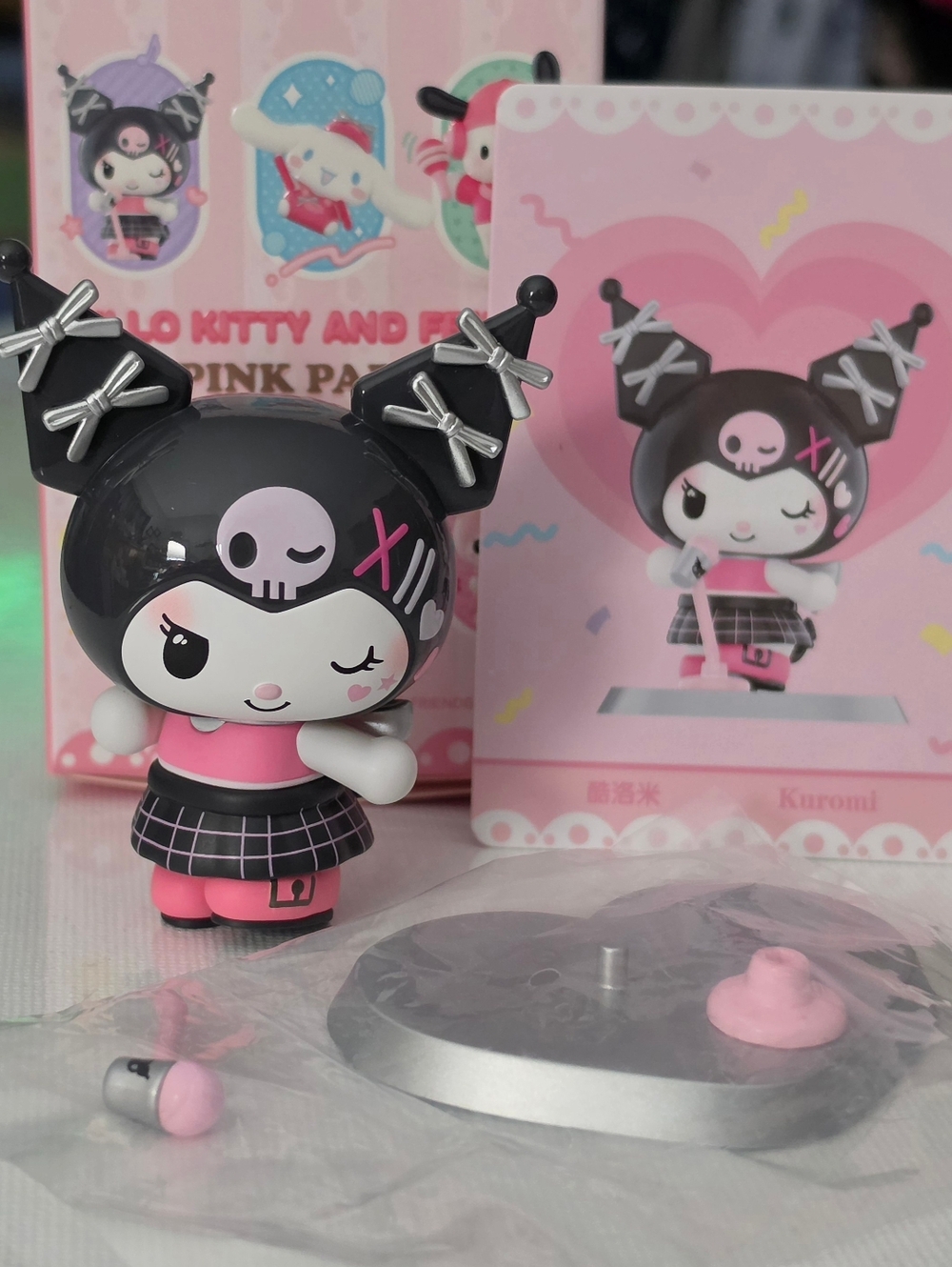 Hello Kitty And Friends Pink Party Series Figures  "Kuromi" - Picture 8 of 15